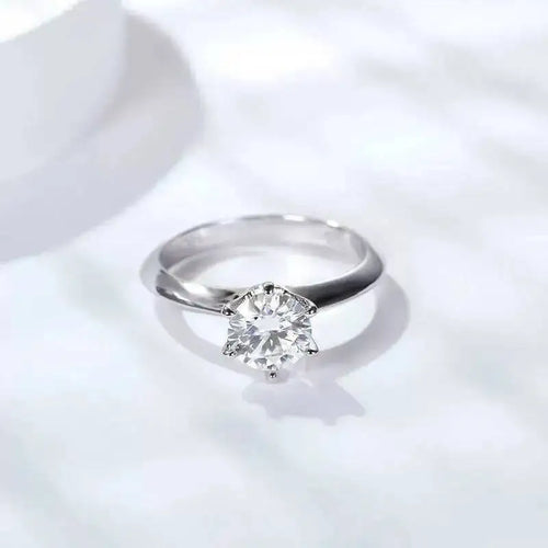 Moissanite Ring Diamond Solitaire Ring for Women Volutto